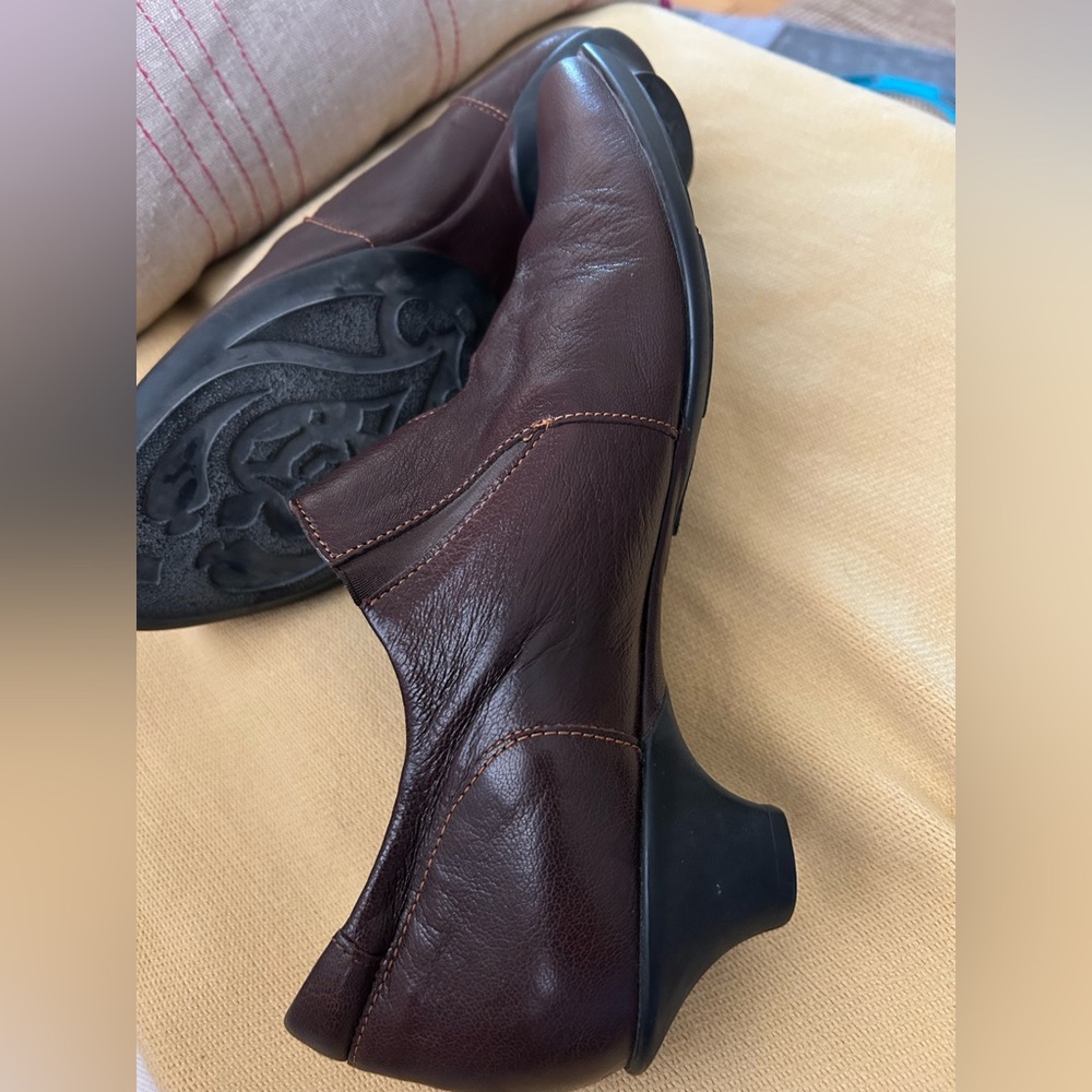Brown Leather Women's Shoes - Picture 5 of 6